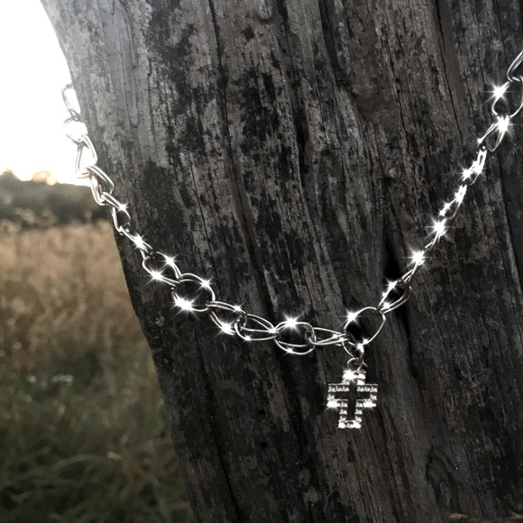 Cross necklace - Picture 1 of 4